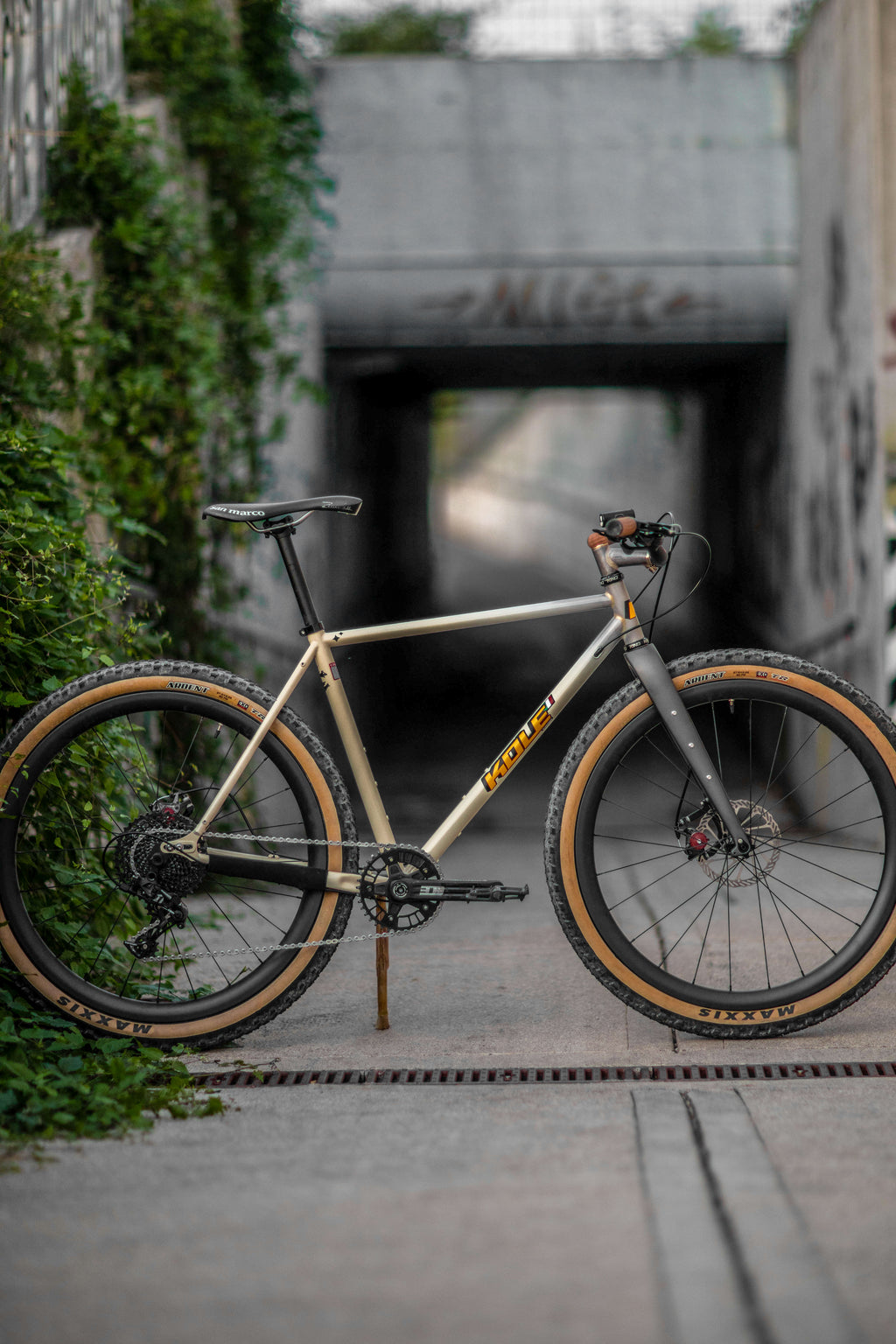 NUOVA ERA FRAMESET